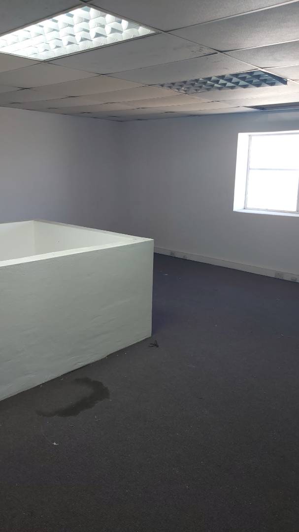 To Let Commercial Property for Rent in Sidwell Eastern Cape
